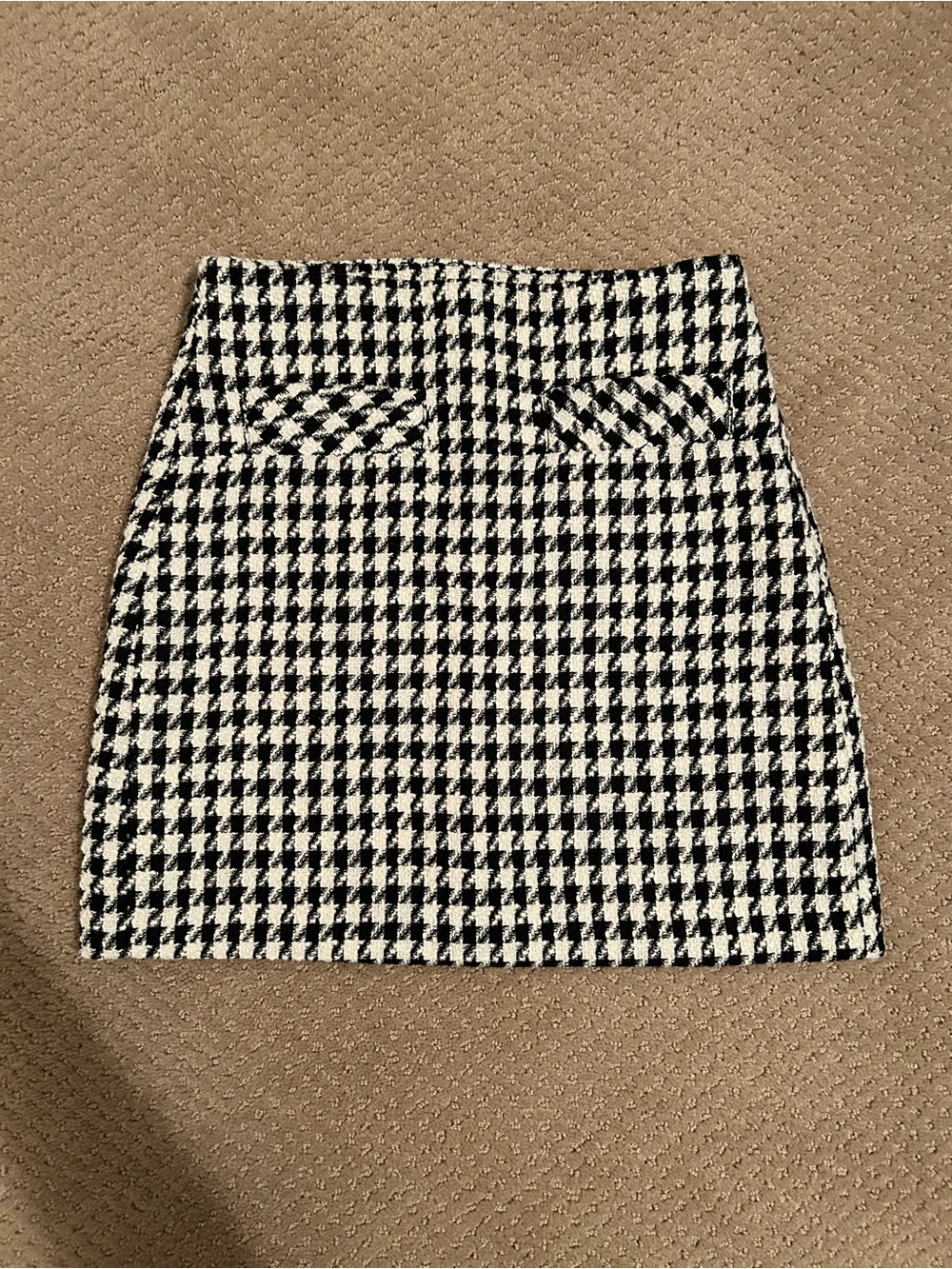 Dynamite Black & White Houndstooth Mini Skirt